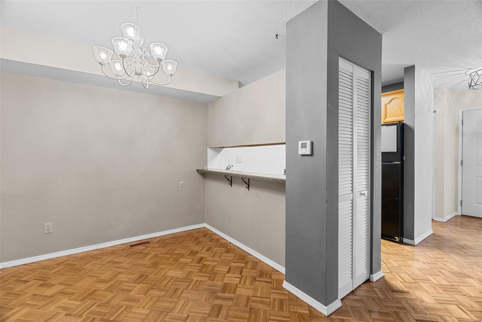 200 Braeshire Drive Unit: J