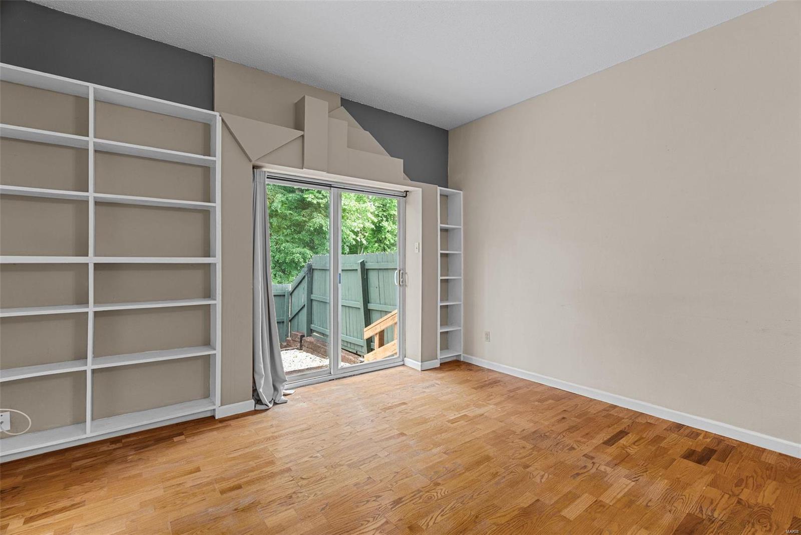 200 Braeshire Drive Unit: J