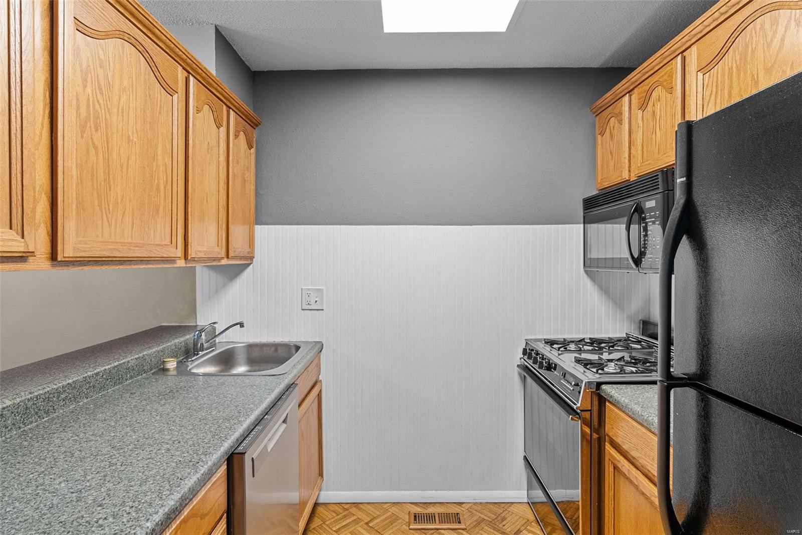 200 Braeshire Drive Unit: J