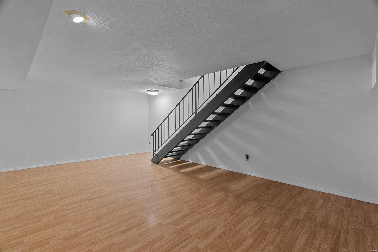 200 Braeshire Drive Unit: J