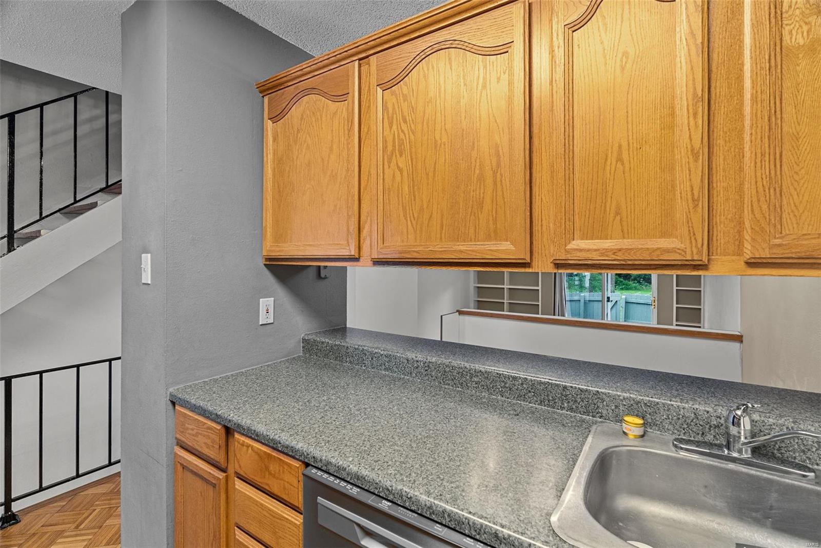 200 Braeshire Drive Unit: J