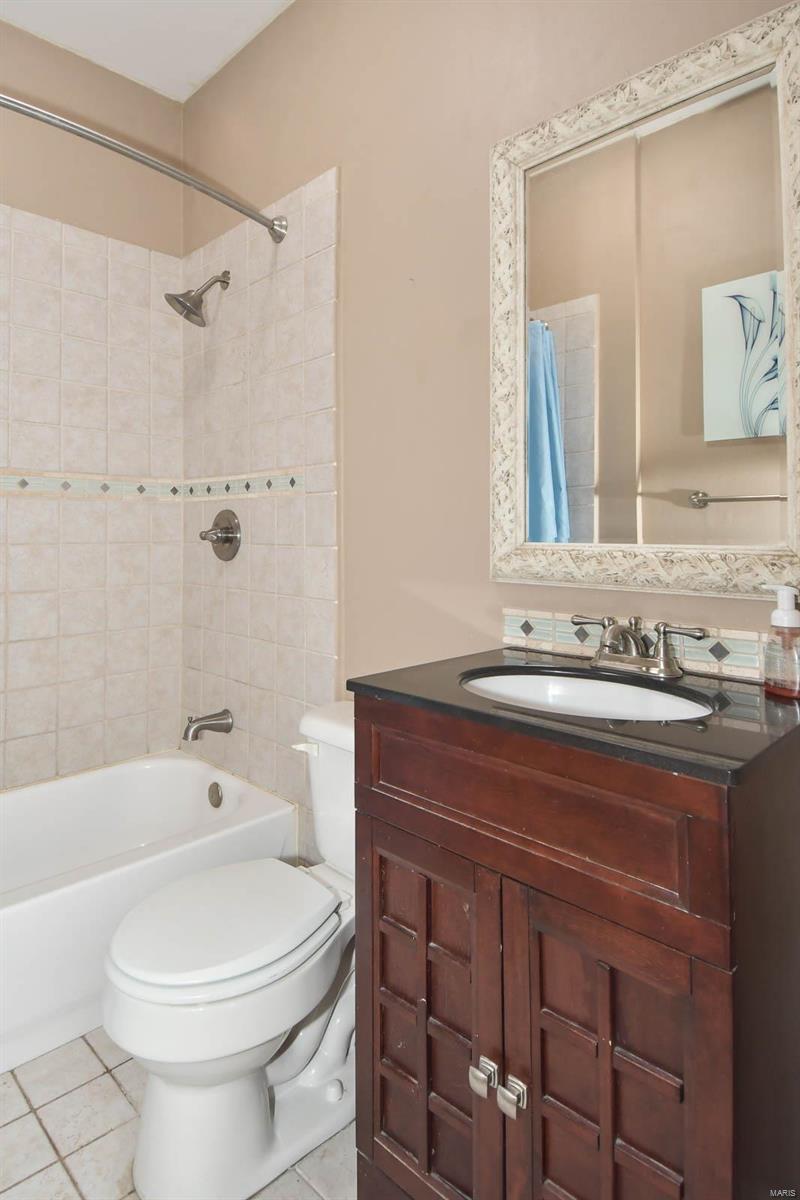 2350 S 10th Street Unit: REAR