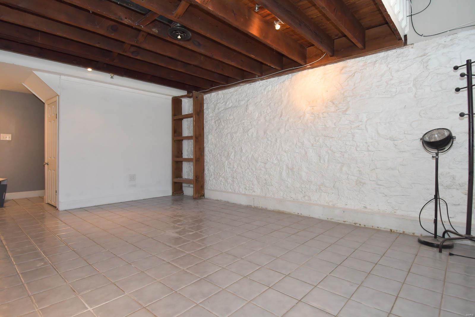 2350 S 10th Street Unit: REAR