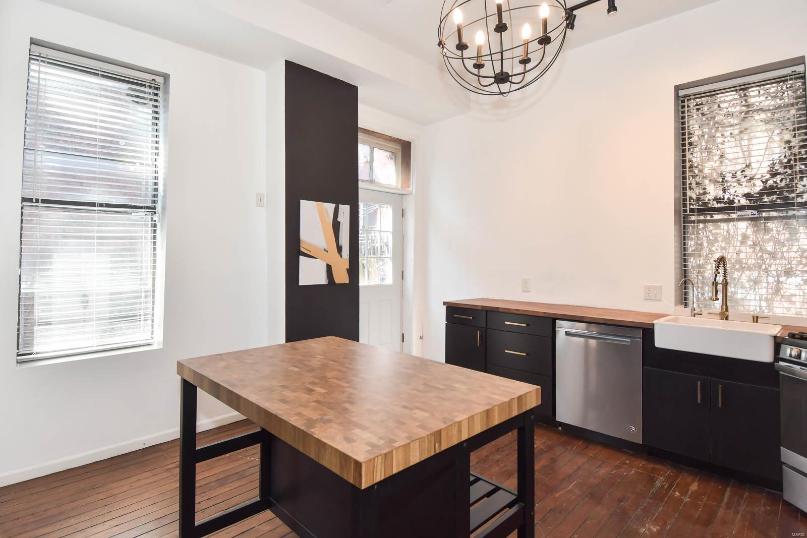 2350 S 10th Street Unit: REAR