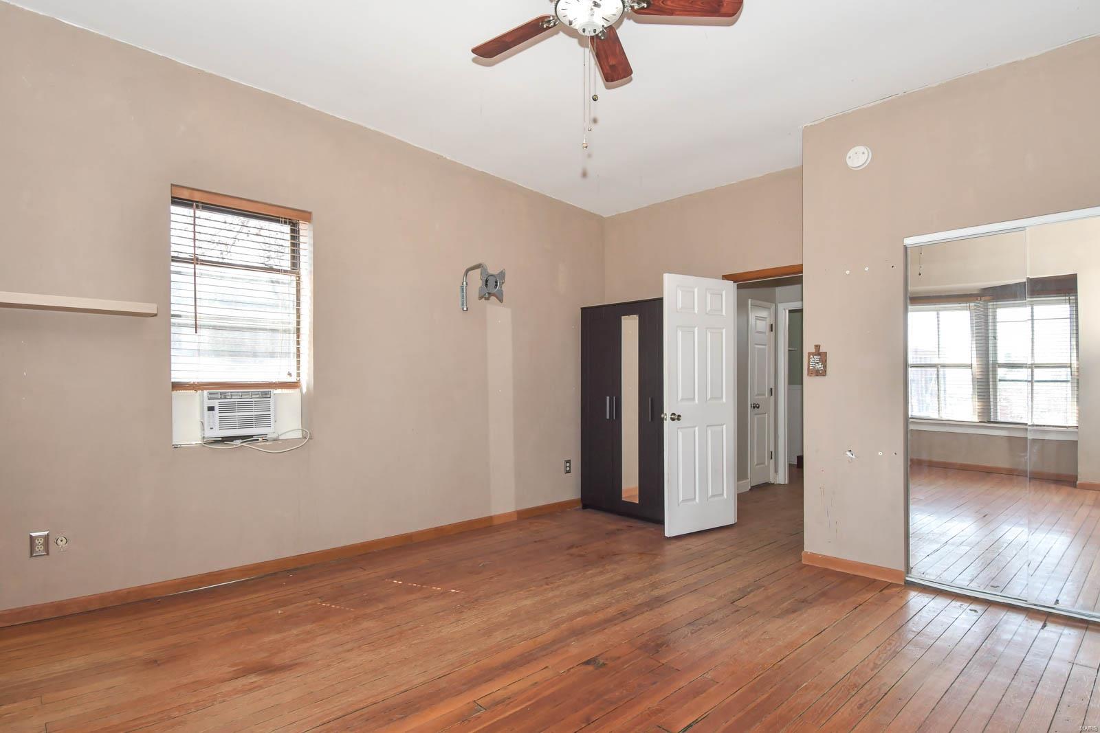 2350 S 10th Street Unit: REAR