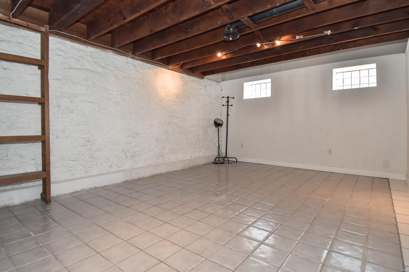 2350 S 10th Street Unit: REAR