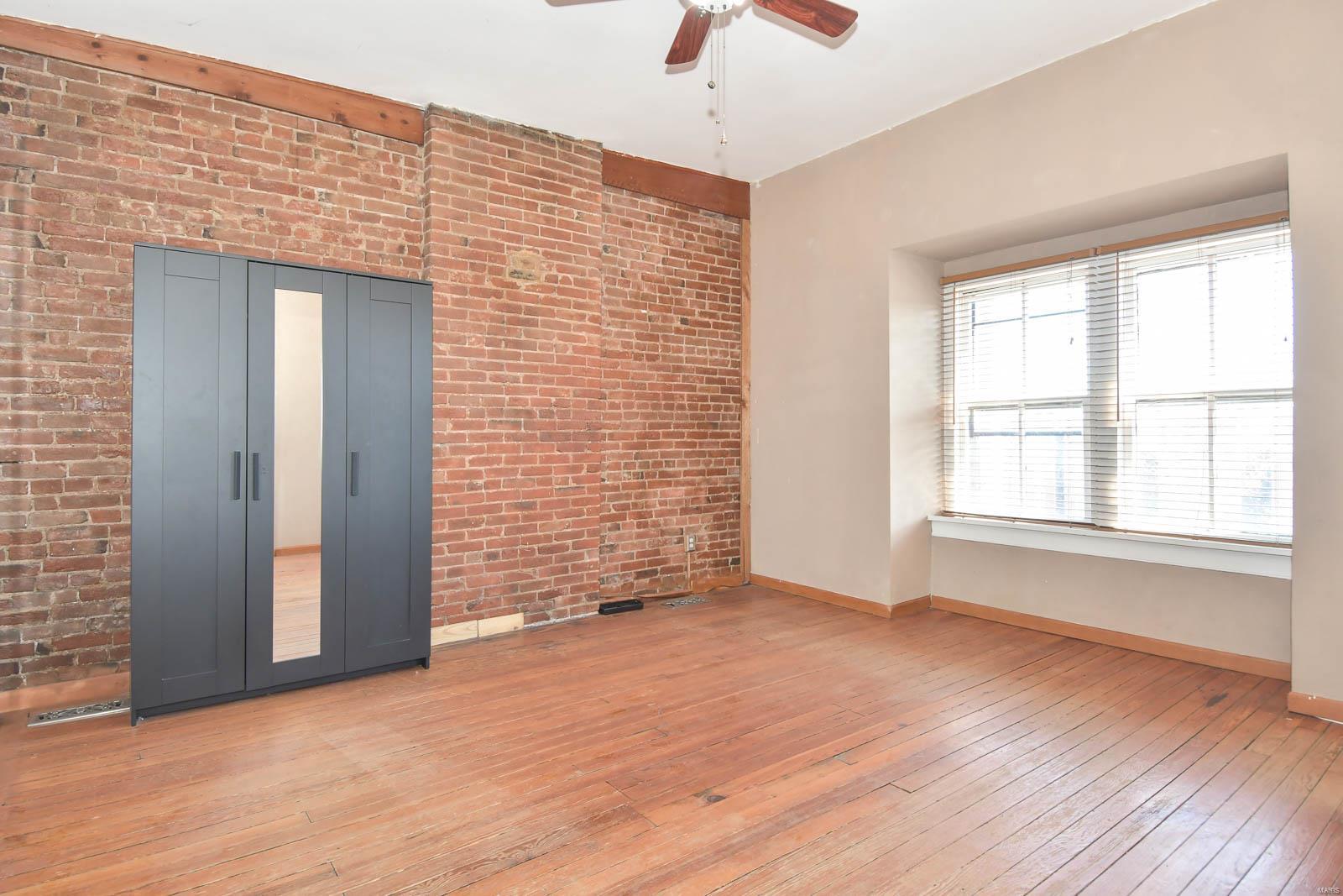 2350 S 10th Street Unit: REAR