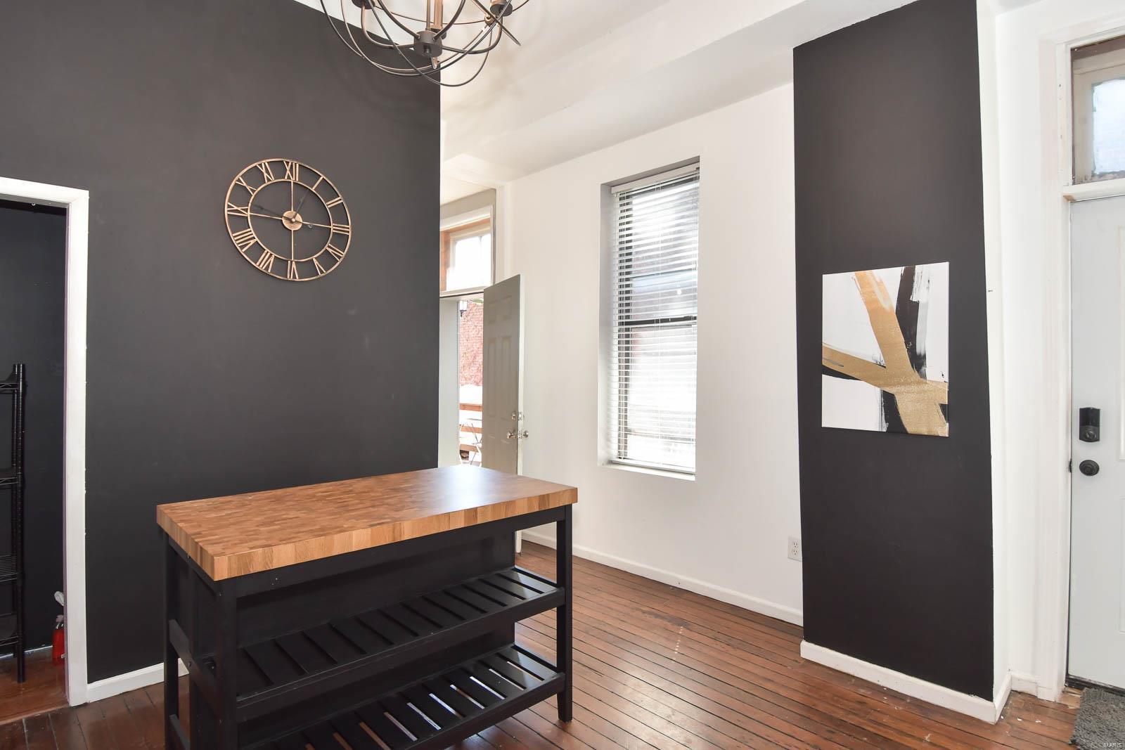 2350 S 10th Street Unit: REAR