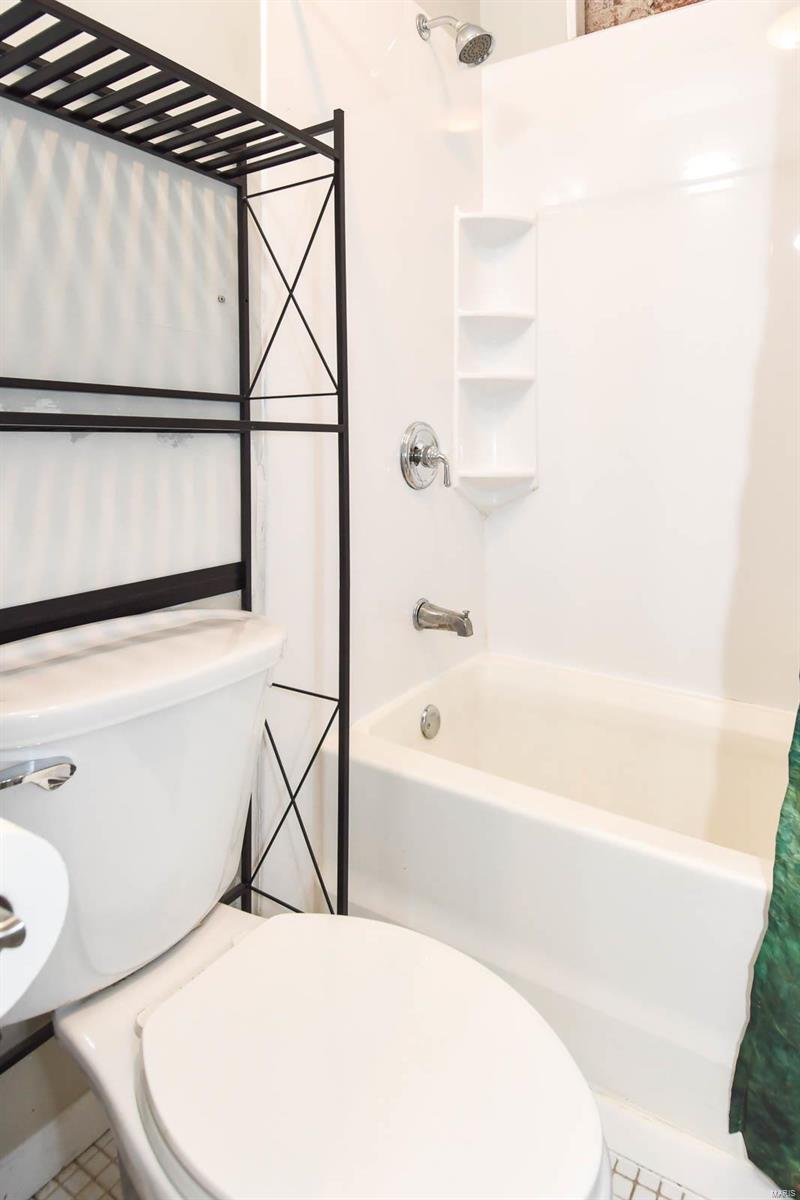 2350 S 10th Street Unit: REAR