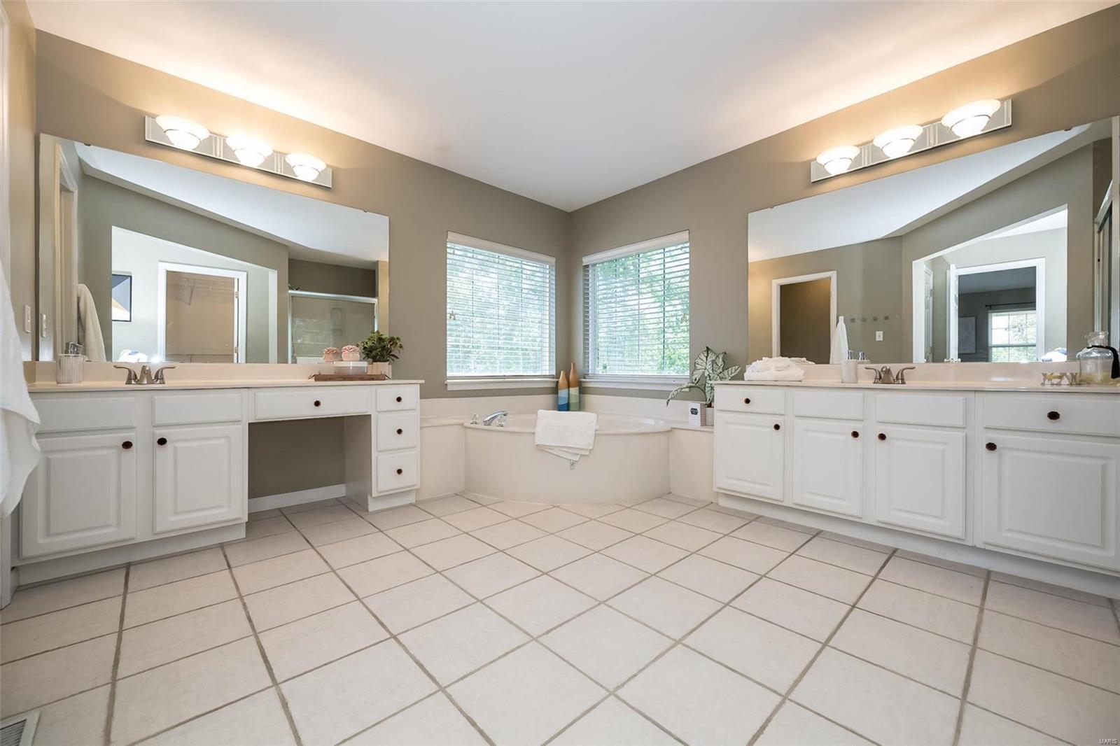 2221 Rebecca Lynn Court