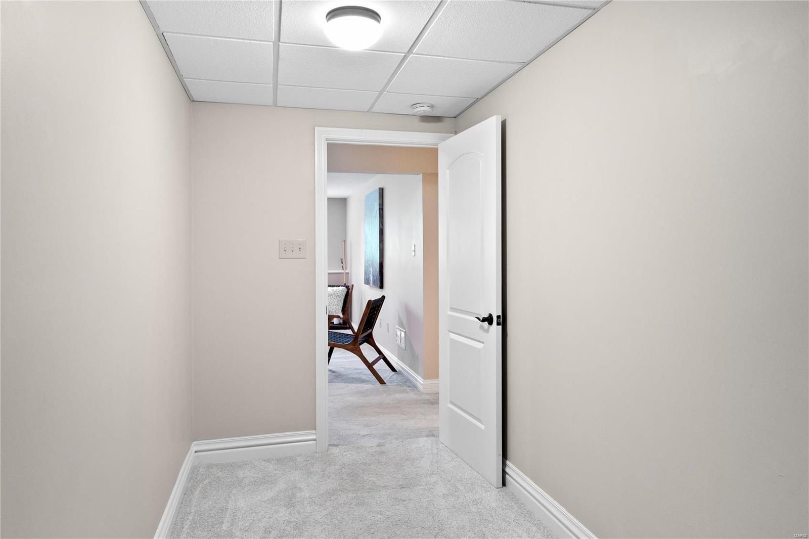 21 Lindbergh Place Ter