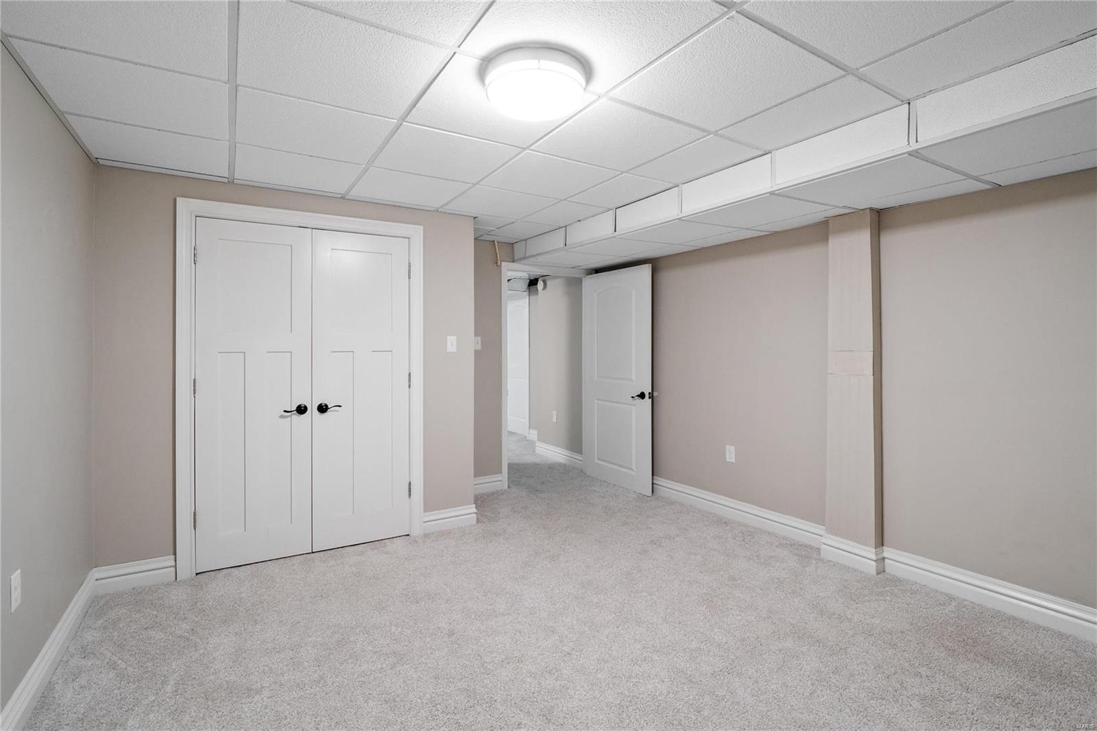 21 Lindbergh Place Ter
