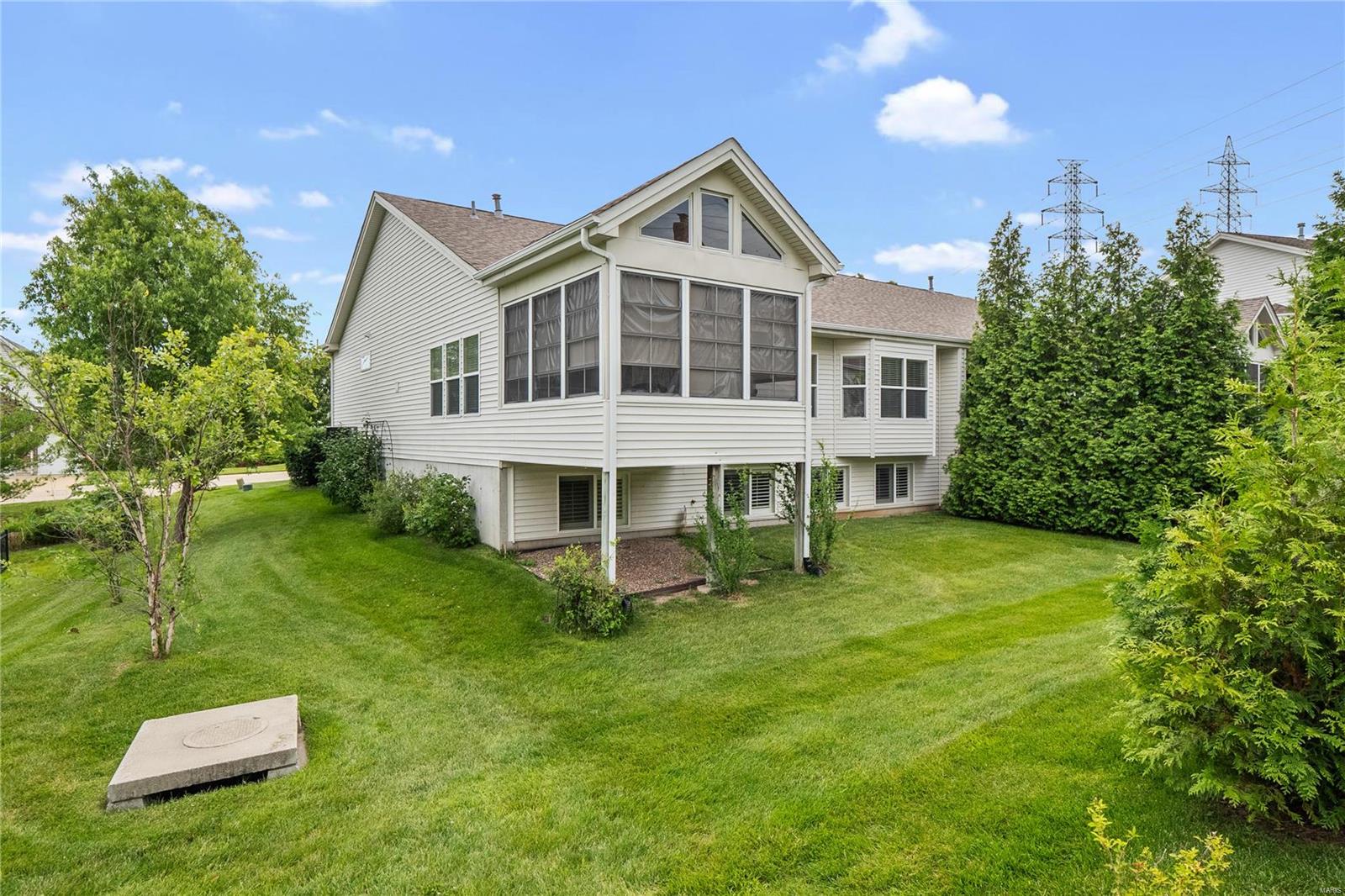 21 Lindbergh Place Ter
