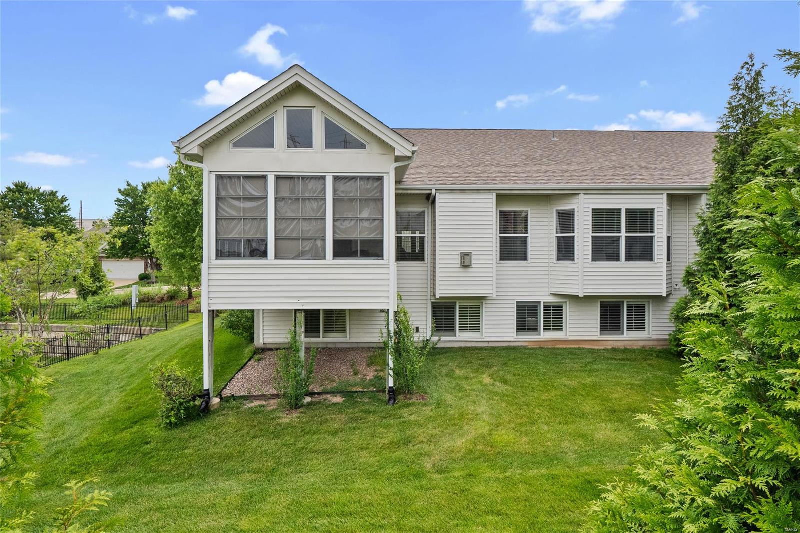 21 Lindbergh Place Ter