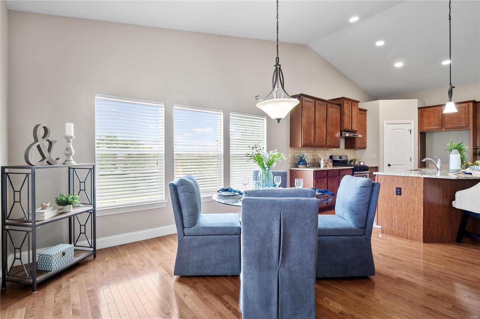 21 Lindbergh Place Ter