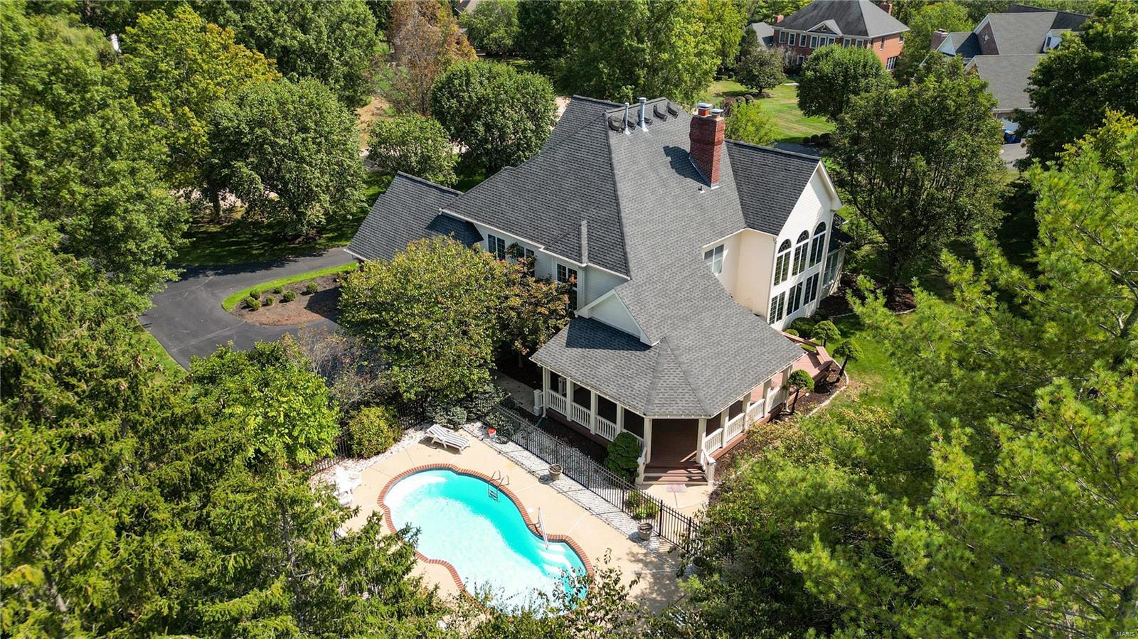 2064 Kingspointe Drive