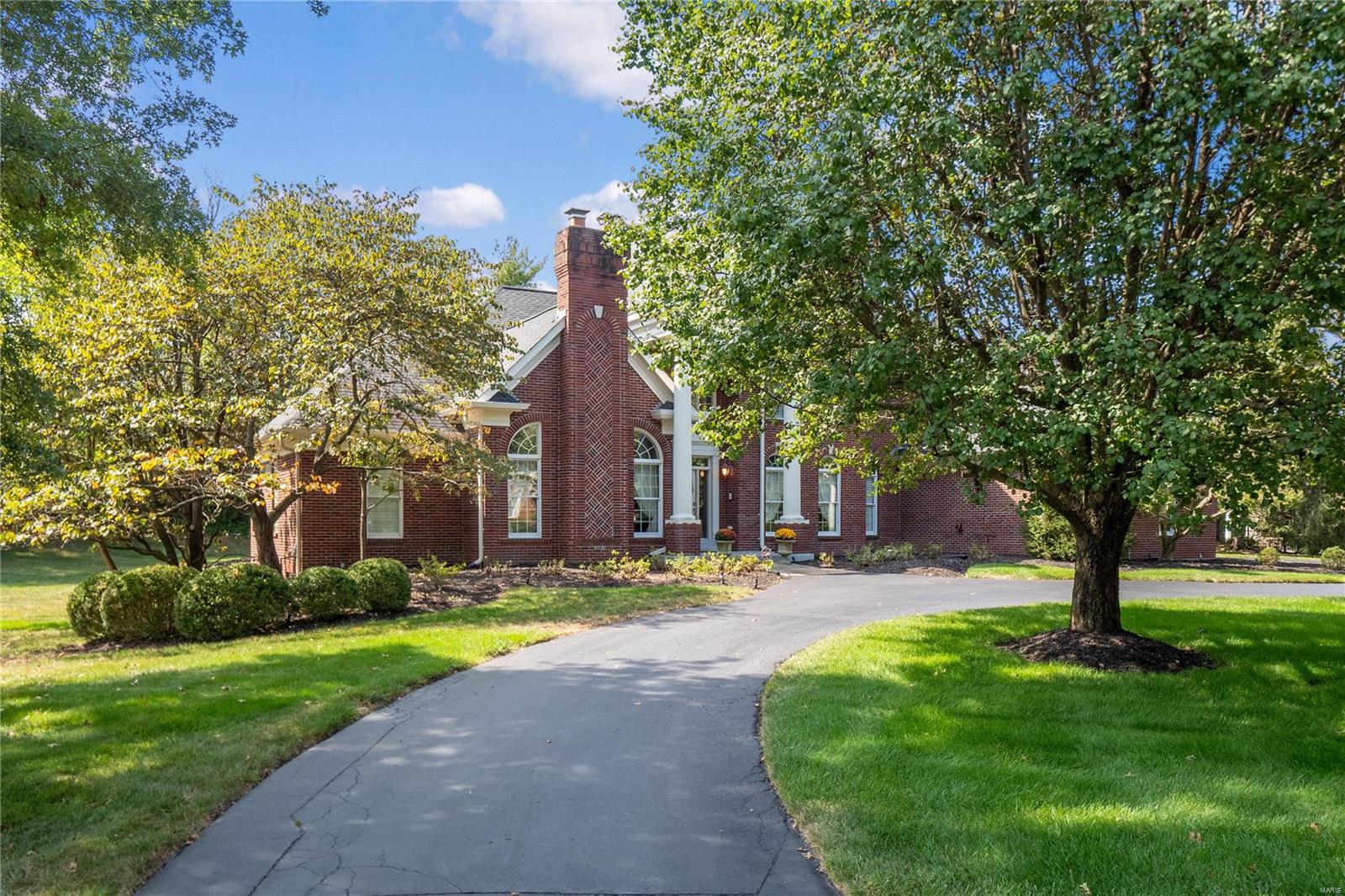 2064 Kingspointe Drive