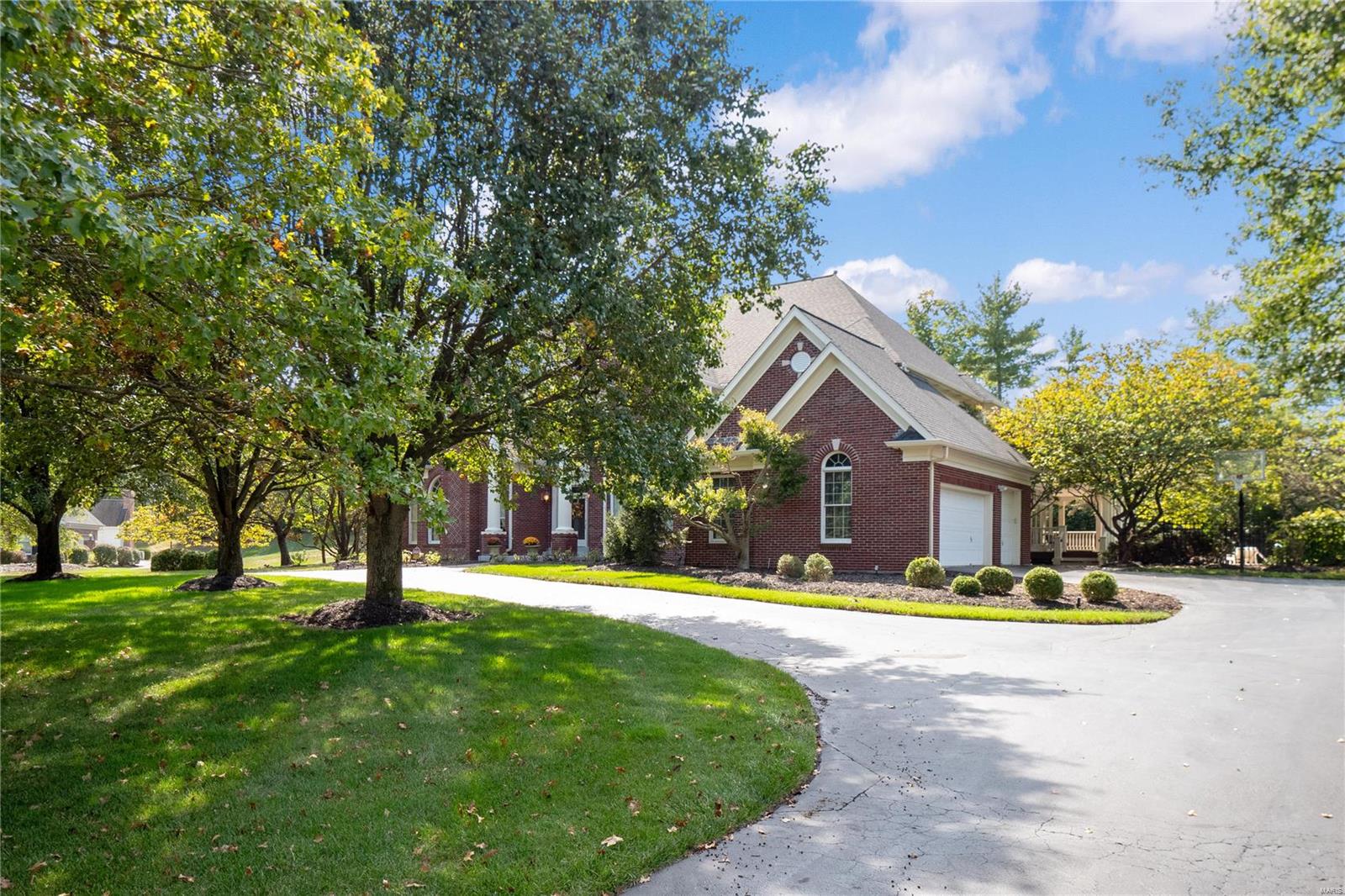 2064 Kingspointe Drive