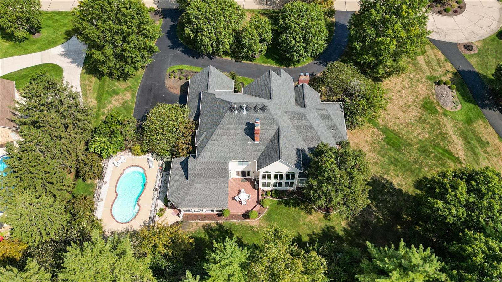 2064 Kingspointe Drive