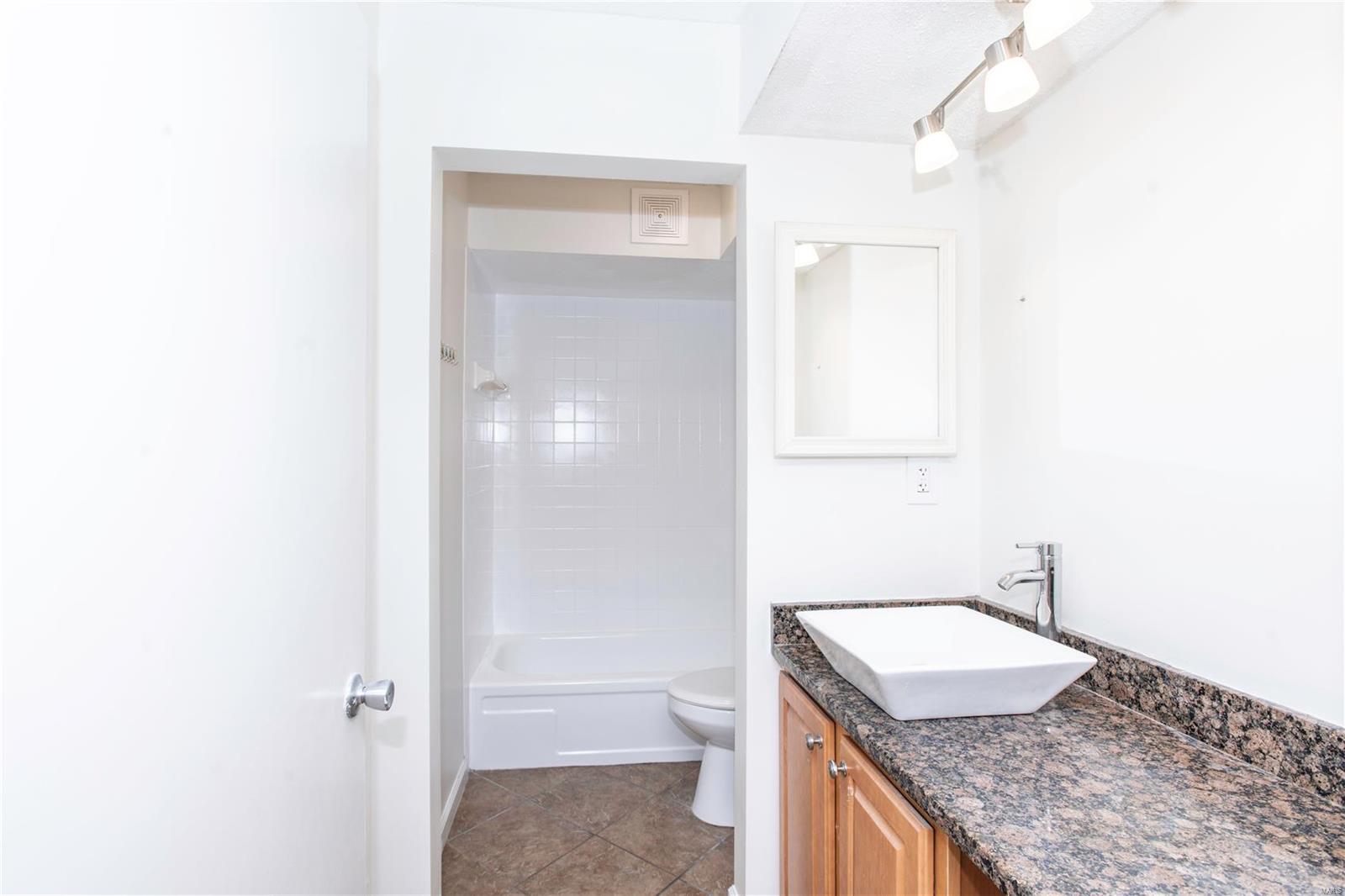 4355 Maryland Avenue Unit: 330