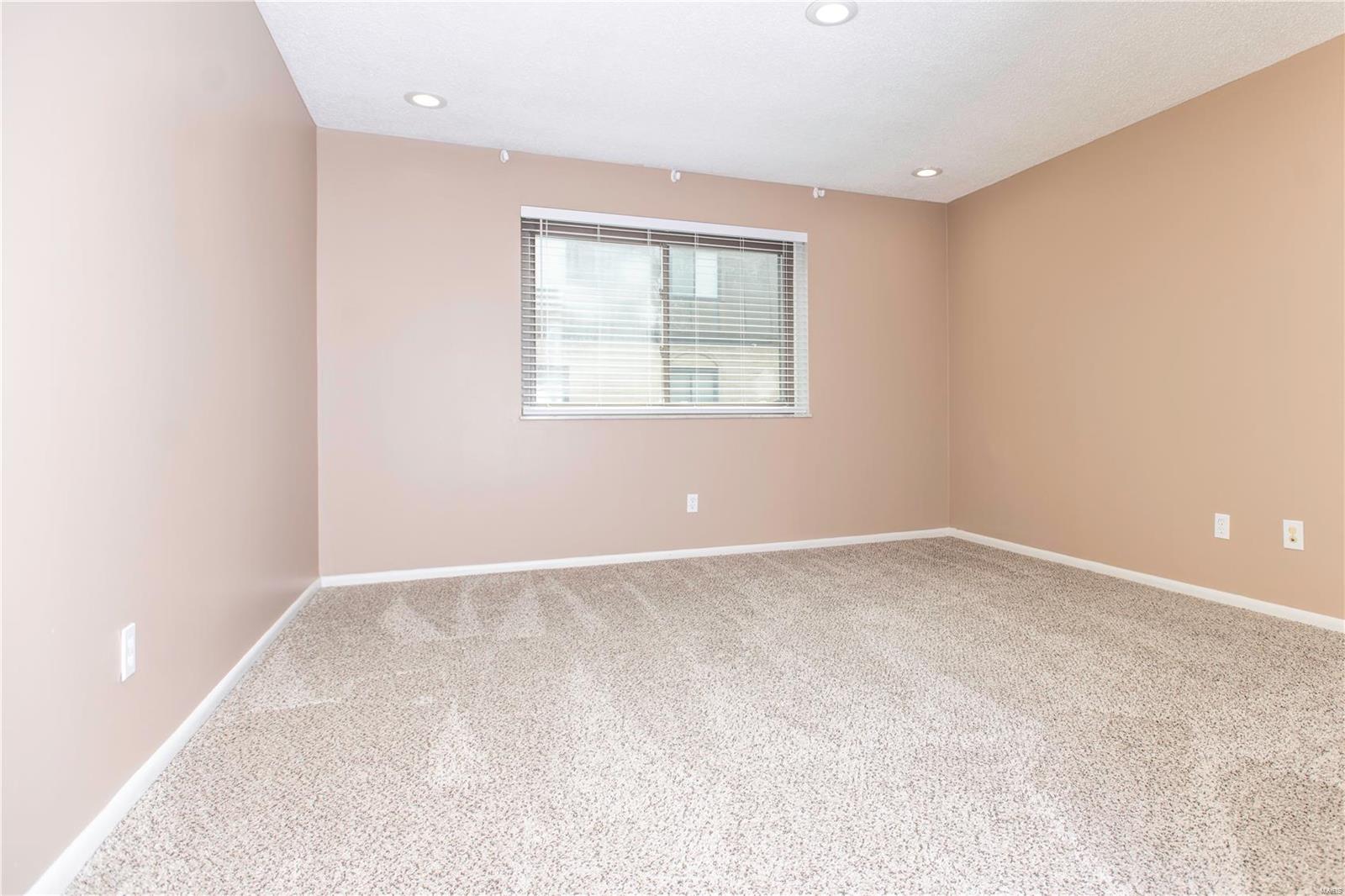 4355 Maryland Avenue Unit: 330