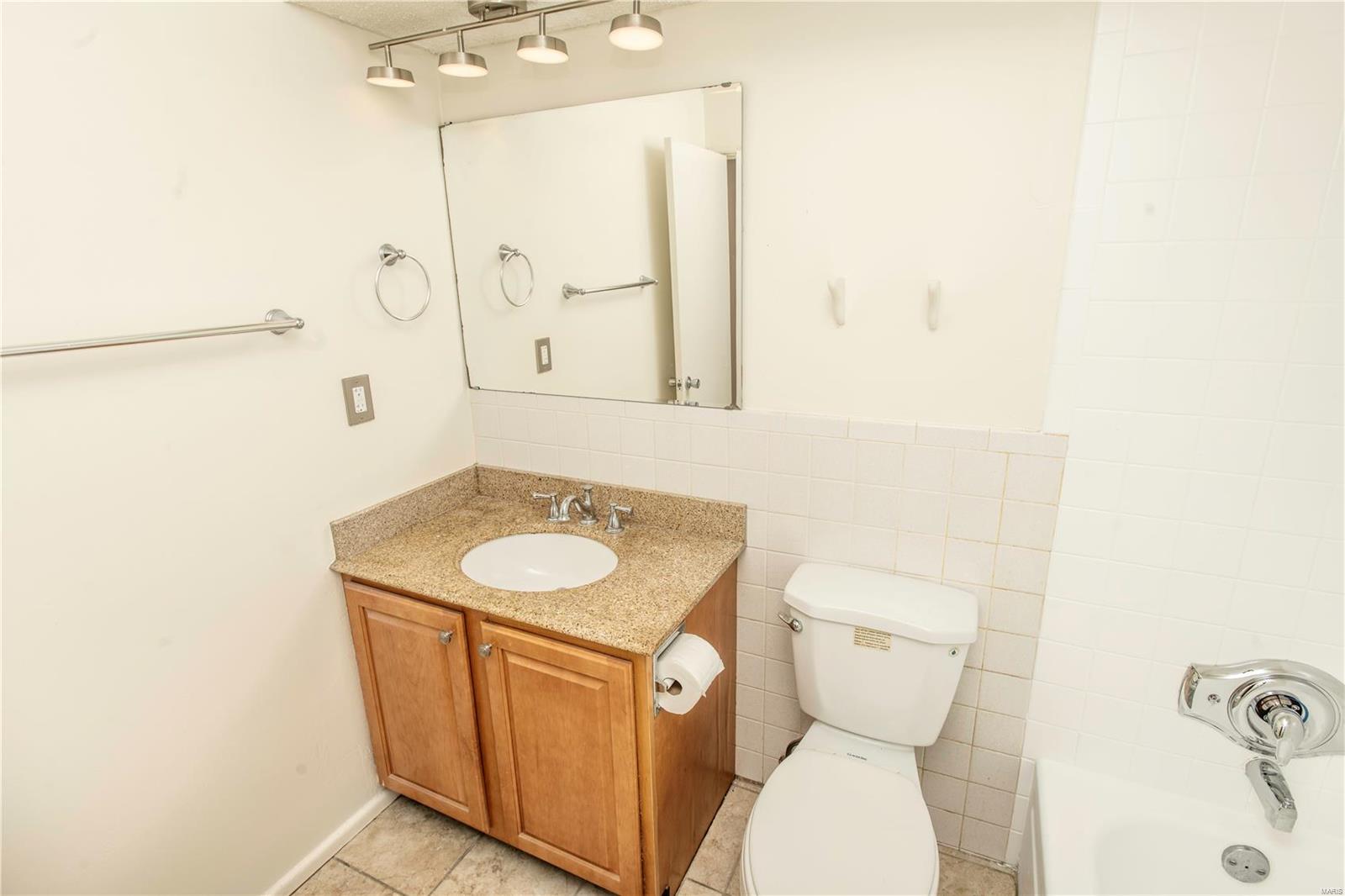 4355 Maryland Avenue Unit: 330