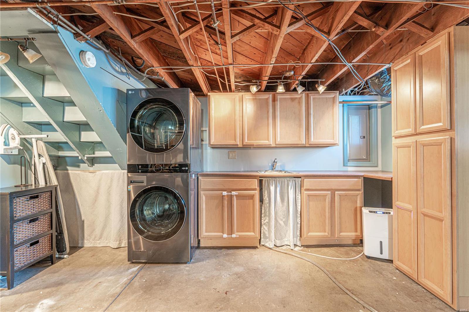 6432 Sutherland Avenue