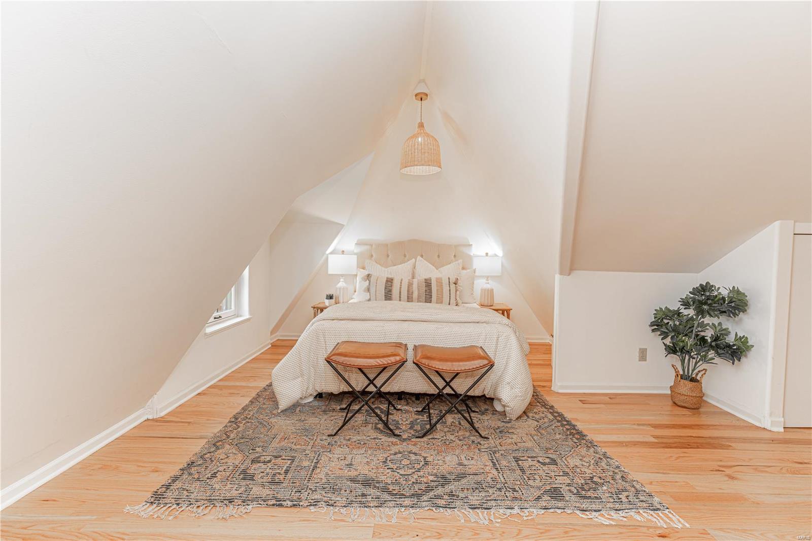 6432 Sutherland Avenue