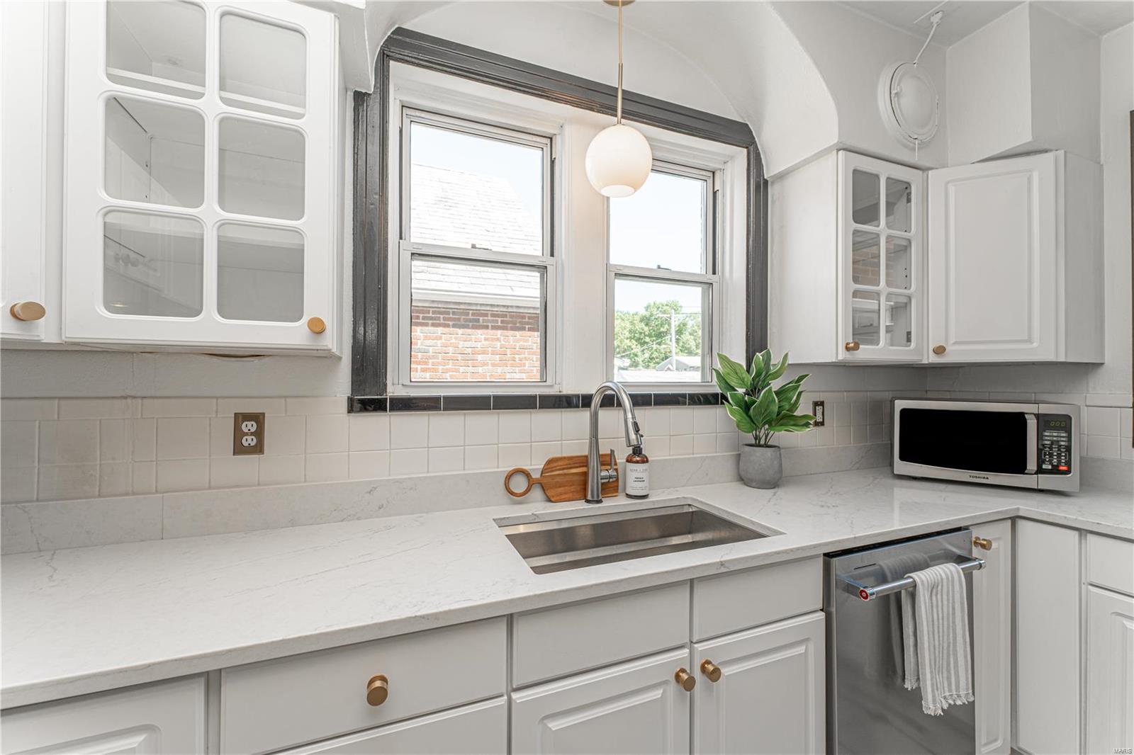 6432 Sutherland Avenue