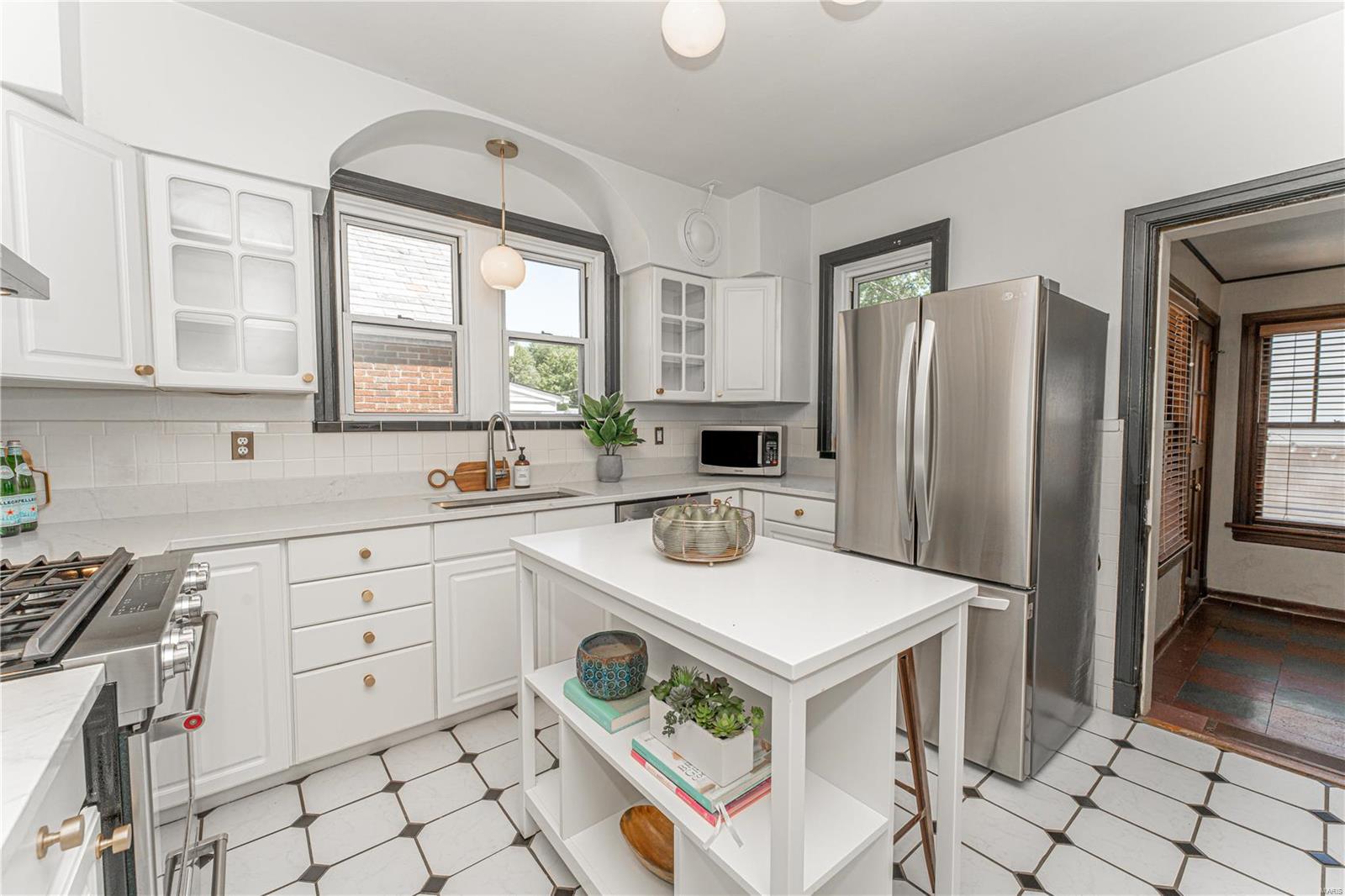 6432 Sutherland Avenue