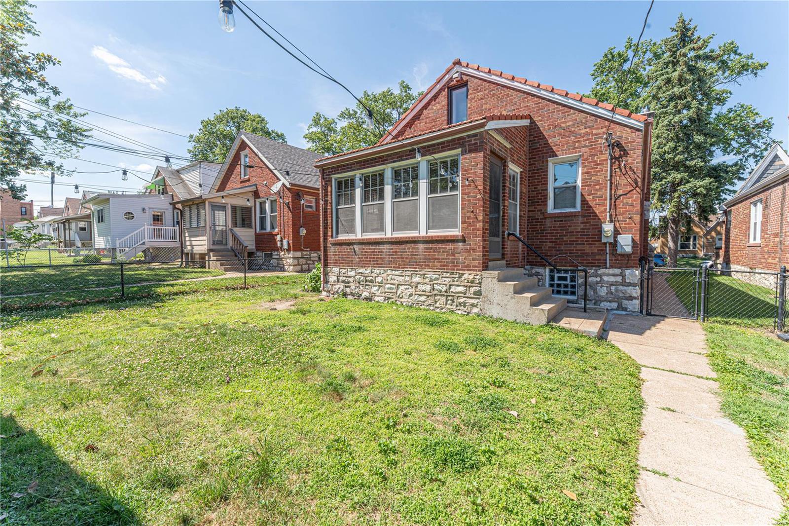 6432 Sutherland Avenue