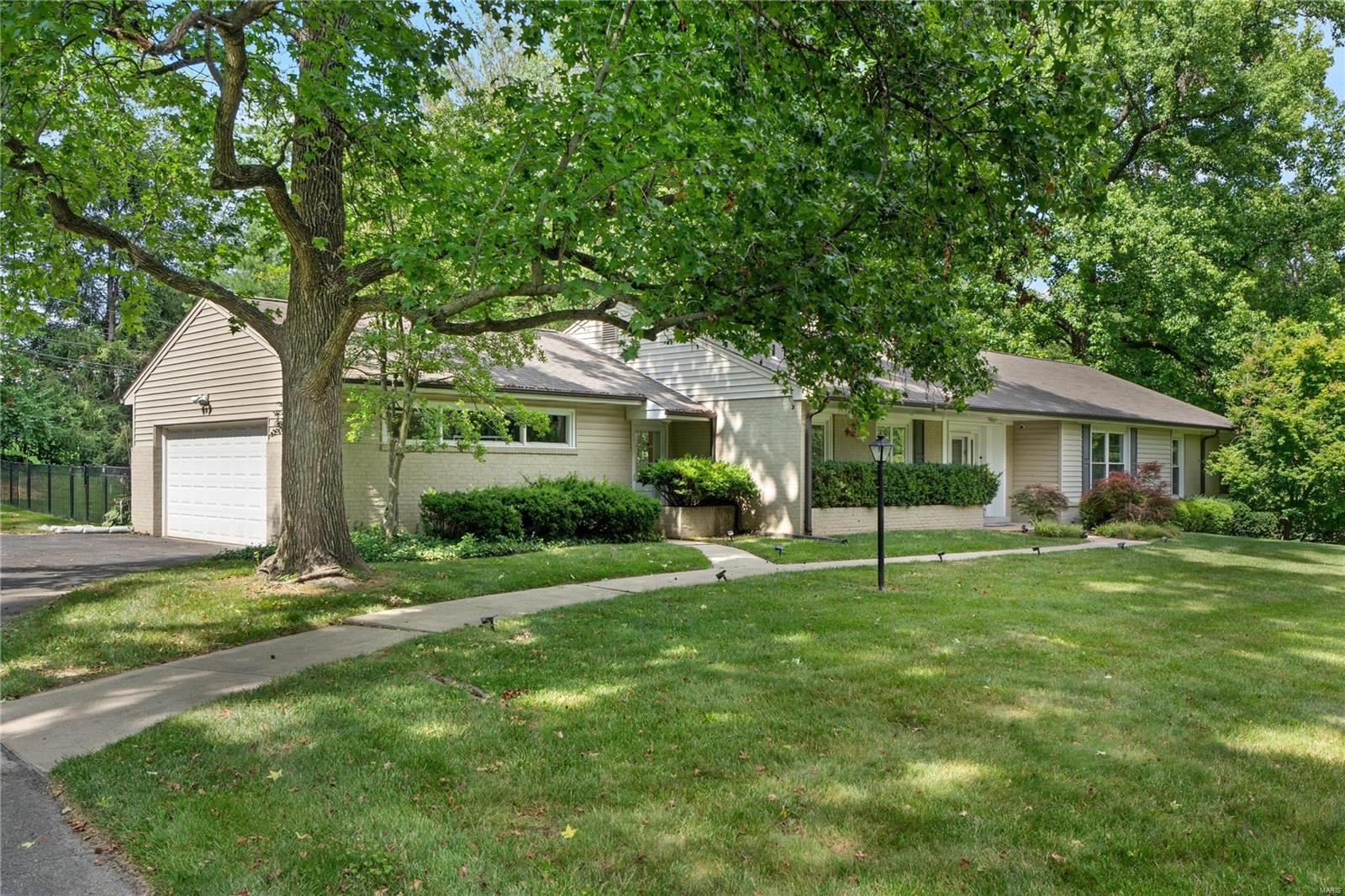 8 Dogwood Lane