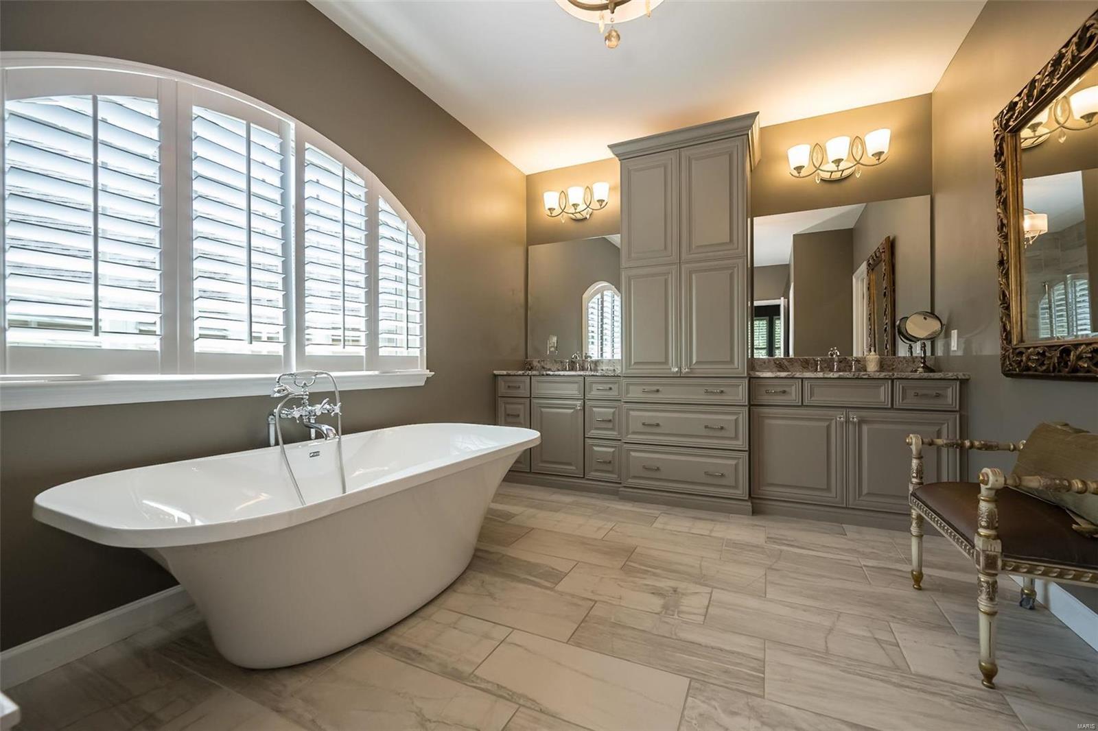 770 Village View Circle