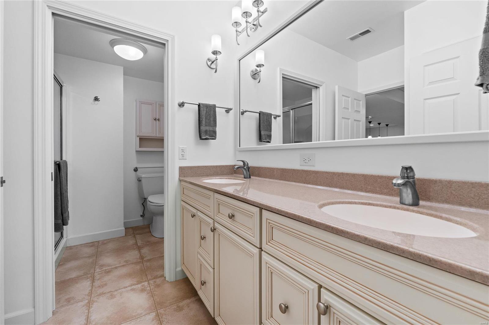 977 Chesterfield Villas Circle