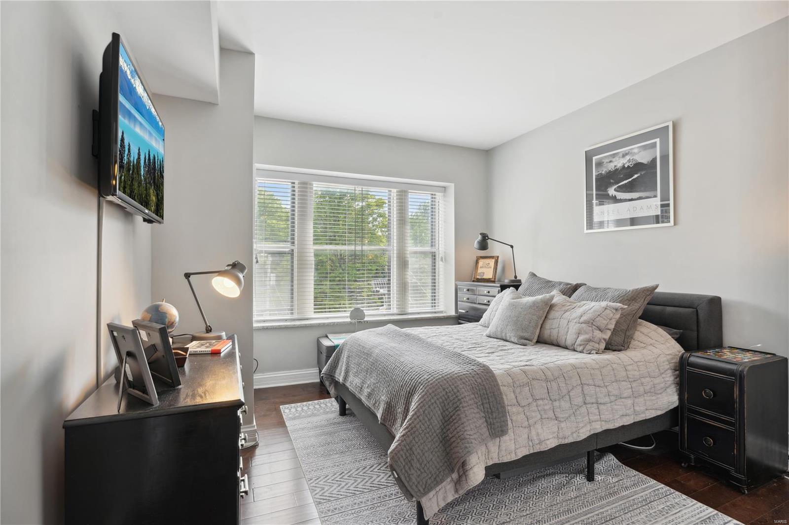 4512 McPherson Avenue Unit: 3W