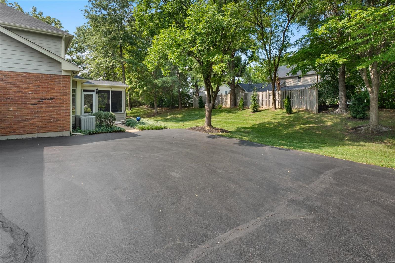 1810 Autumn Glen Court