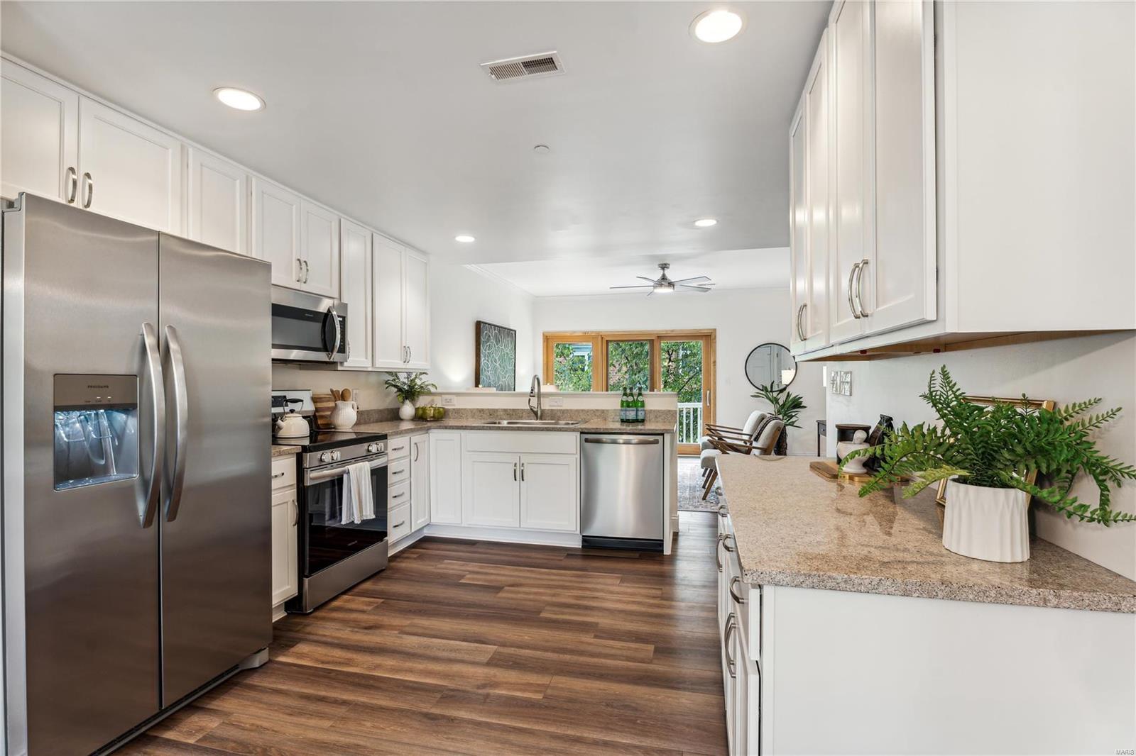 227 W Monroe Avenue Unit: 203