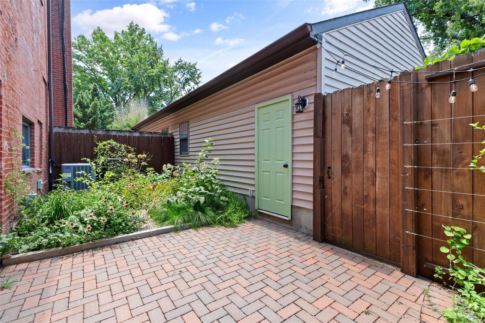 3151 S Spring Avenue