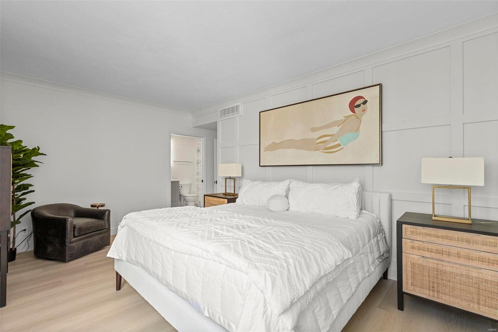 200 S Brentwood Boulevard Unit: 15D