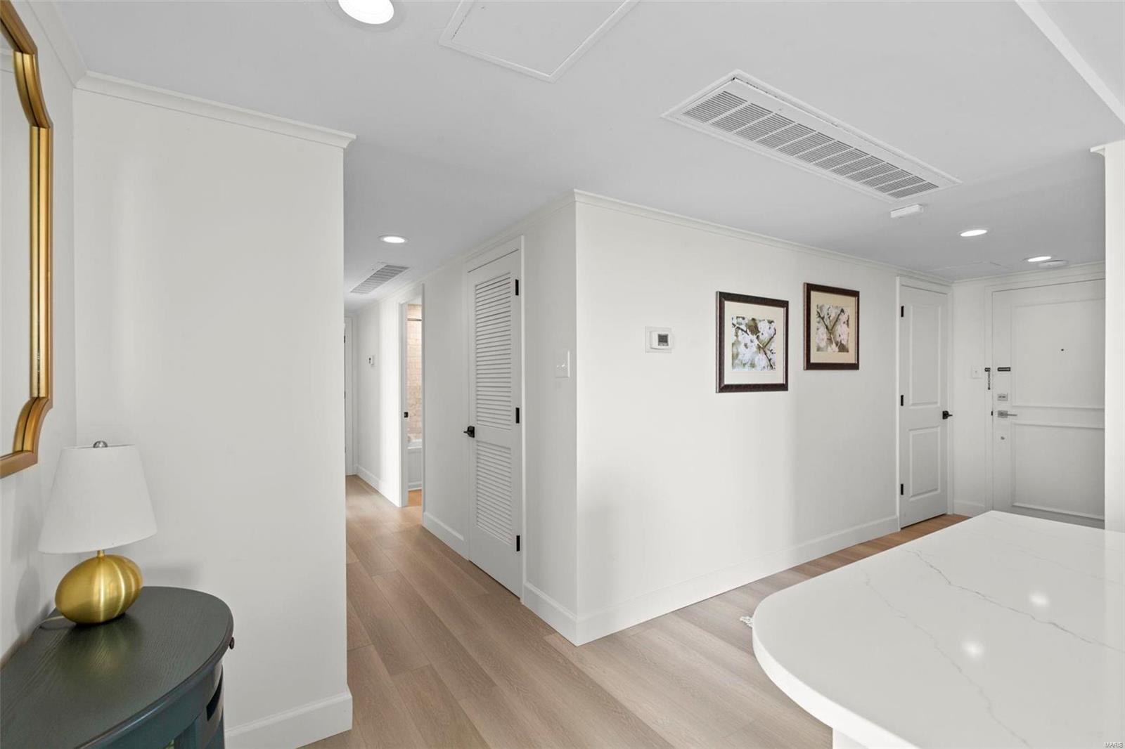 200 S Brentwood Boulevard Unit: 15D