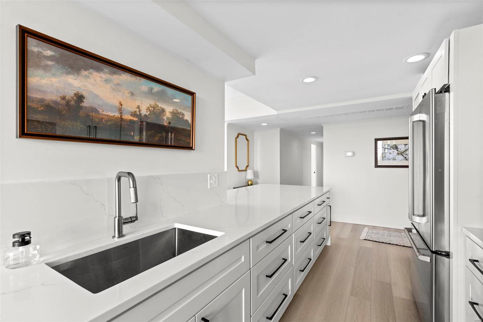 200 S Brentwood Boulevard Unit: 15D