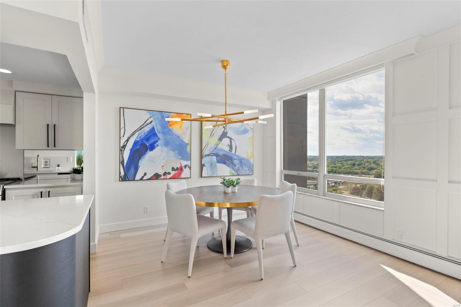 200 S Brentwood Boulevard Unit: 15D