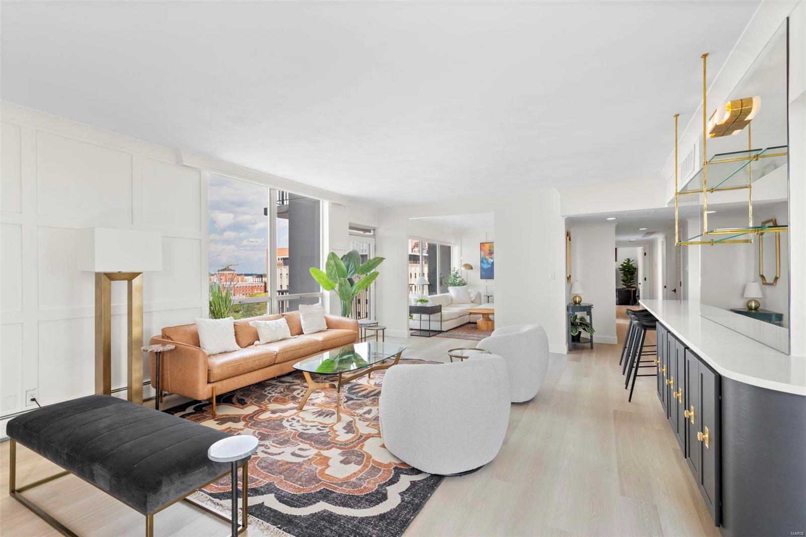 200 S Brentwood Boulevard Unit: 15D