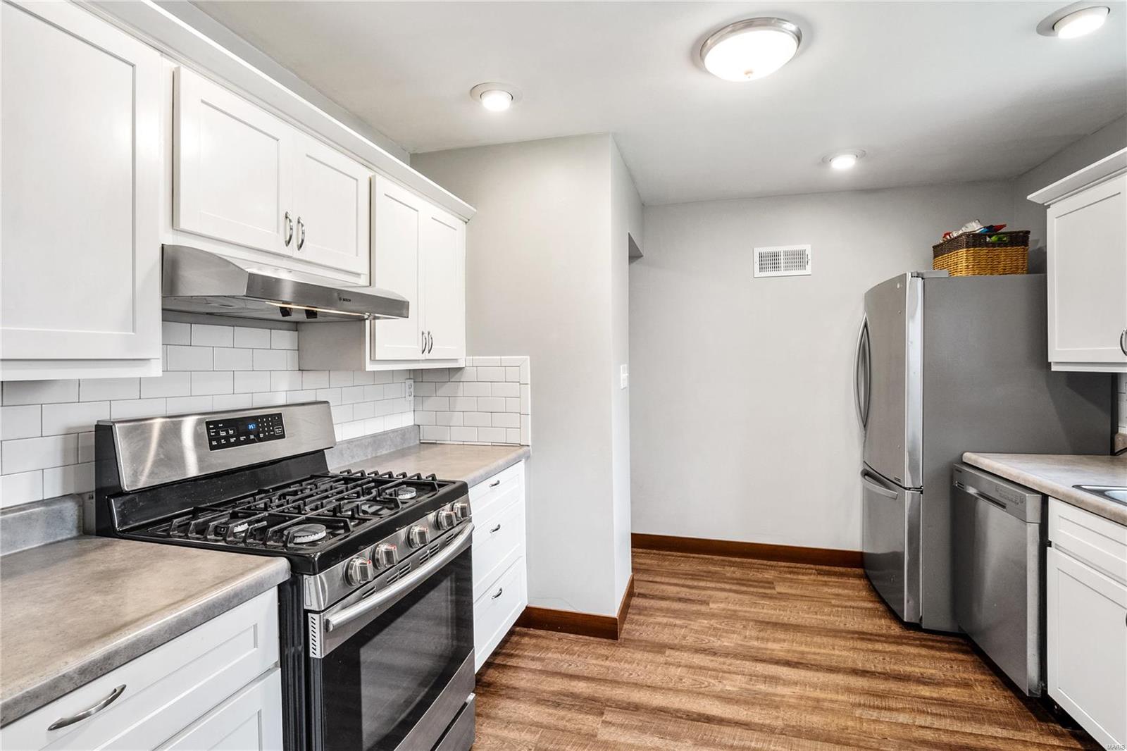 8404 Knollwood Drive