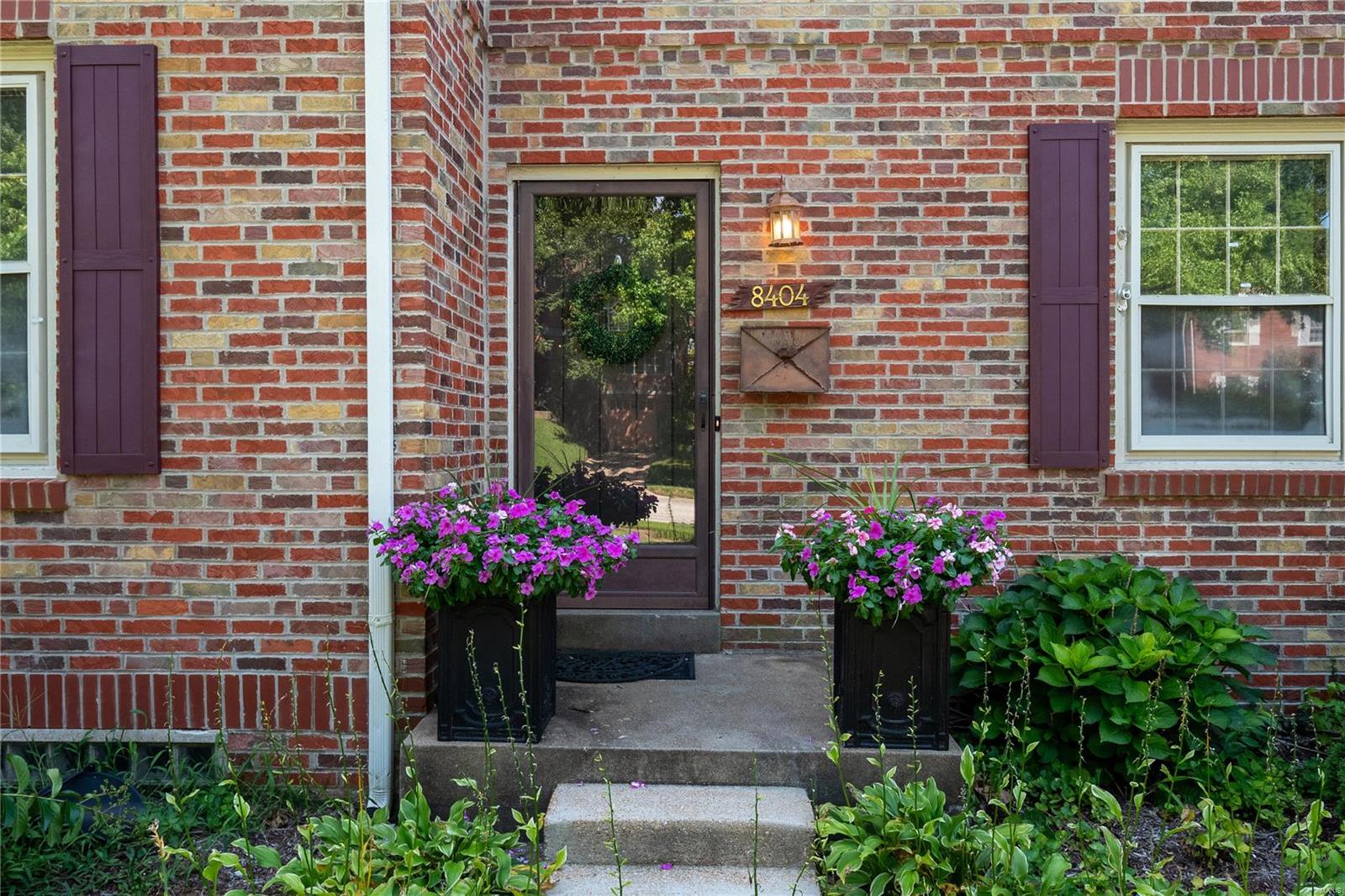 8404 Knollwood Drive