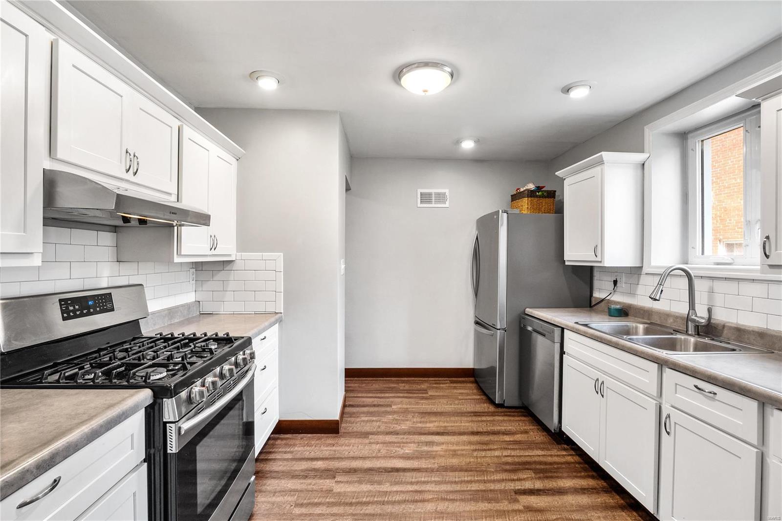 8404 Knollwood Drive