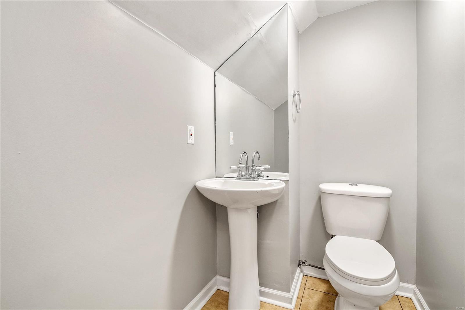 8404 Knollwood Drive