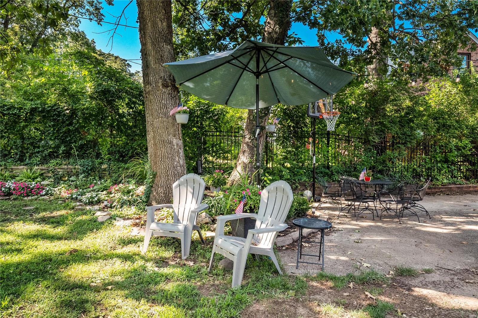 8404 Knollwood Drive