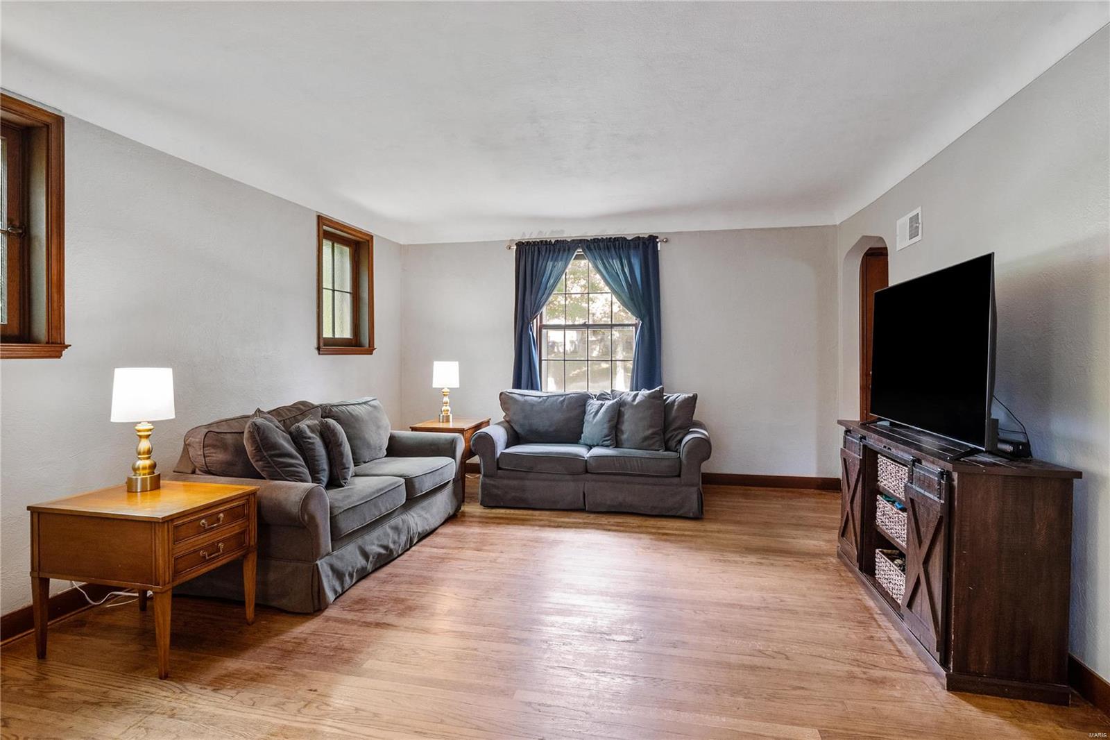 8404 Knollwood Drive