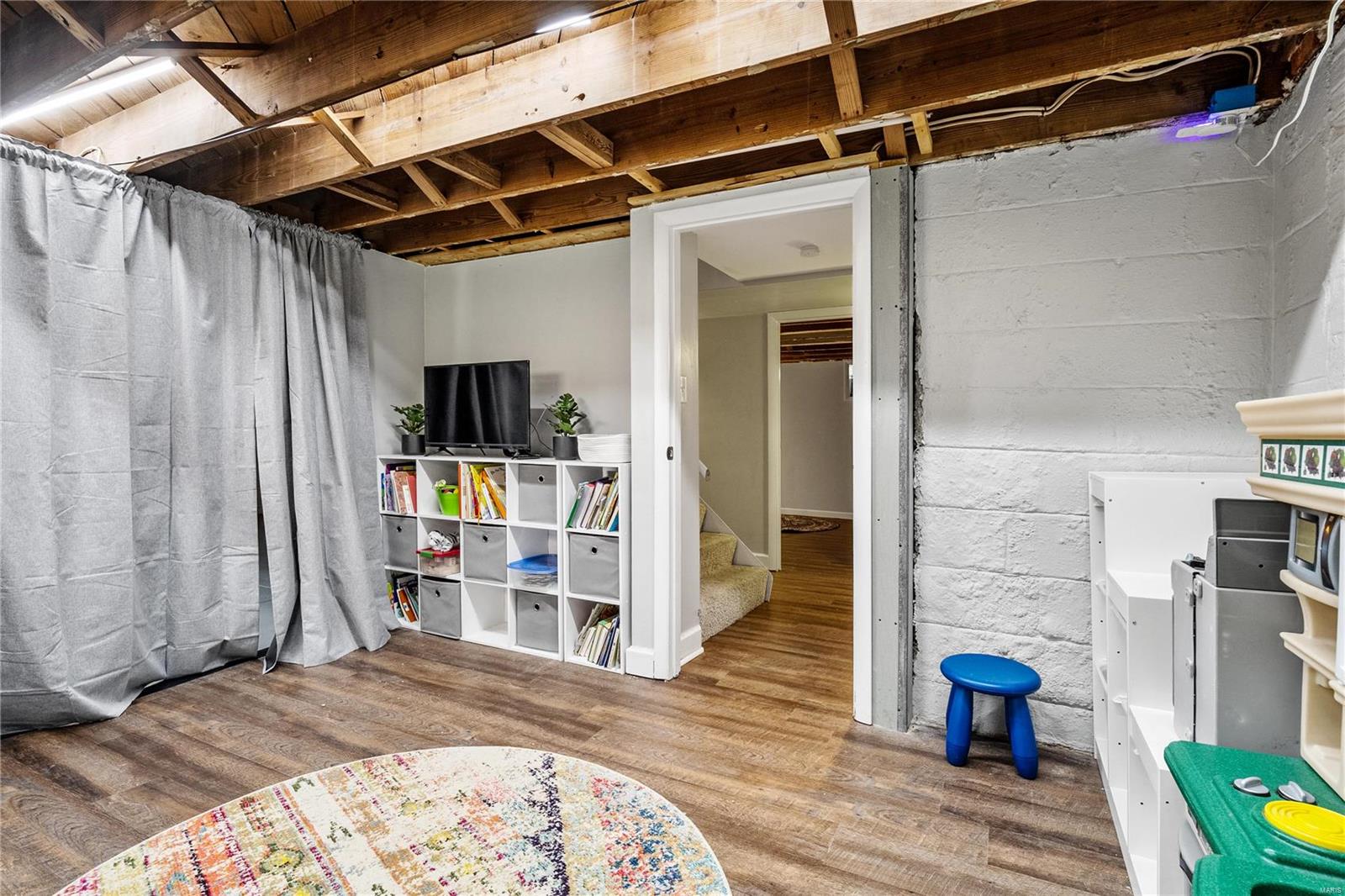 8404 Knollwood Drive